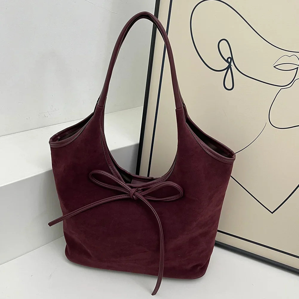 Legendry.© | Lily Bow Bag